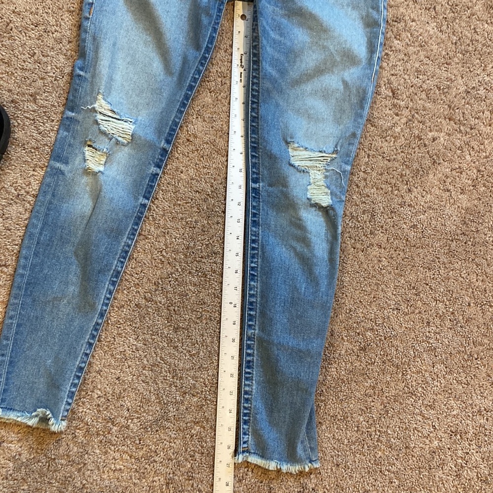True Religion Womens Jennie Curvy Mid Rise Skinny Jean Size 28/6 nice condition - Picture 17 of 17